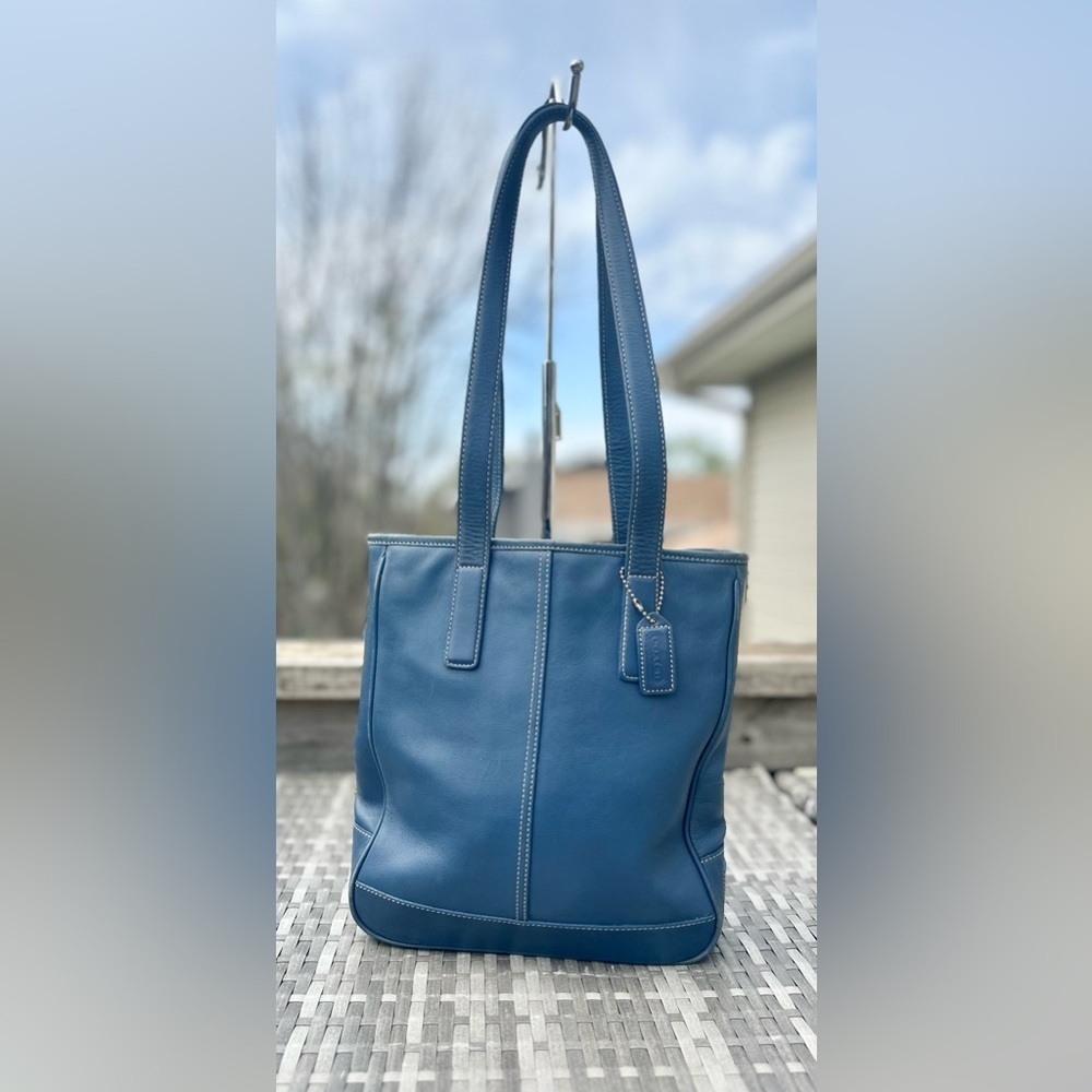 1992 True Vintage Cornflower Blue Coach Hampton Shoulder Bag Tote​